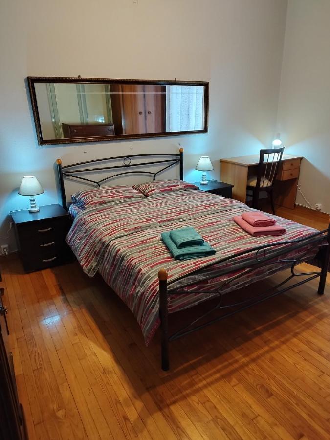 Комната Pilika 4Room With Shared Bath เอเธนส์ ภายนอก รูปภาพ