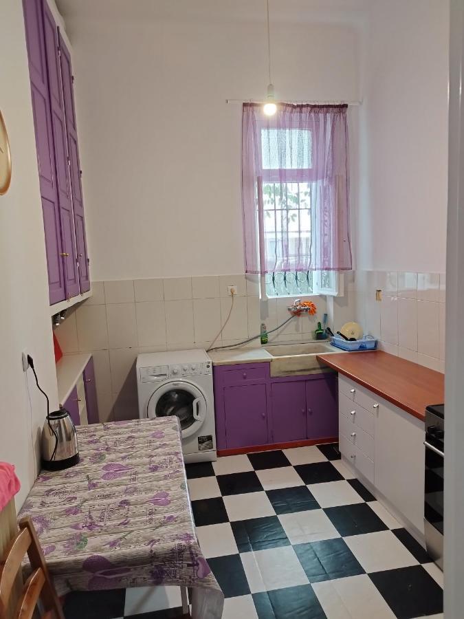 Комната Pilika 4Room With Shared Bath เอเธนส์ ภายนอก รูปภาพ