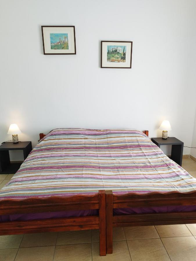 Комната Pilika 4Room With Shared Bath เอเธนส์ ภายนอก รูปภาพ